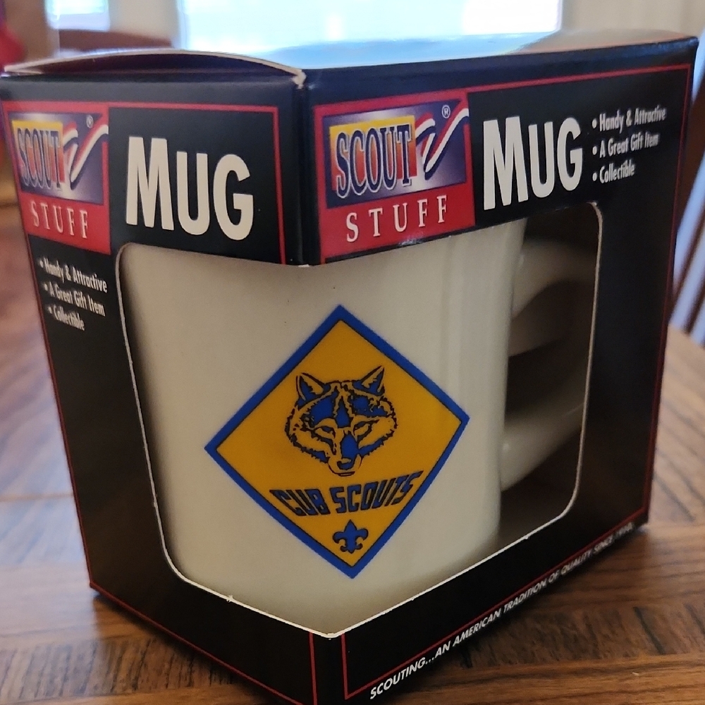 NIB Cub Scouts Of America Logo Coffee Mug With Gold Trim Rim